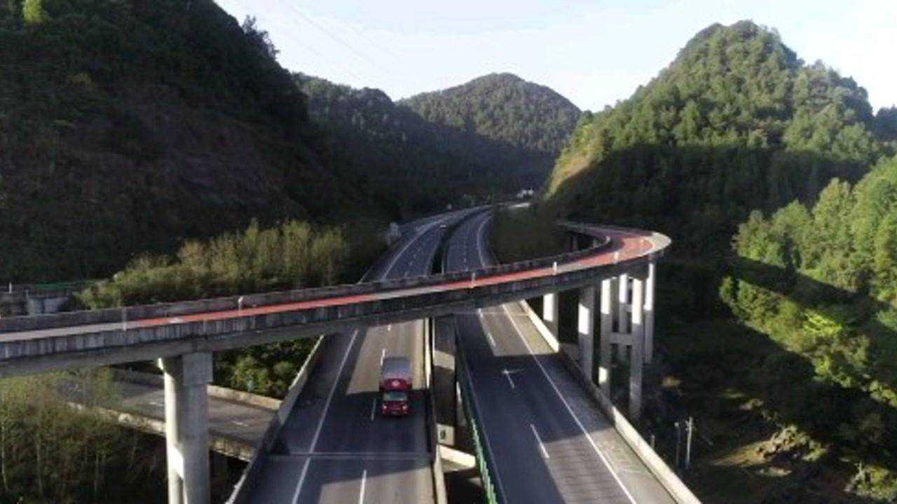 高速公路航拍，中国建设的实力与唯美_腾讯视频