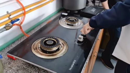 燃气灶打不着火,煤气炉灶炉头无燃气无火焰故障处理维修方法