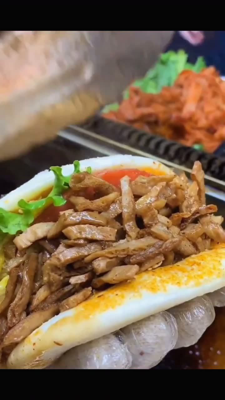 一块钱的月亮馍也太便宜了吧一个就能吃饱了不够再来俩