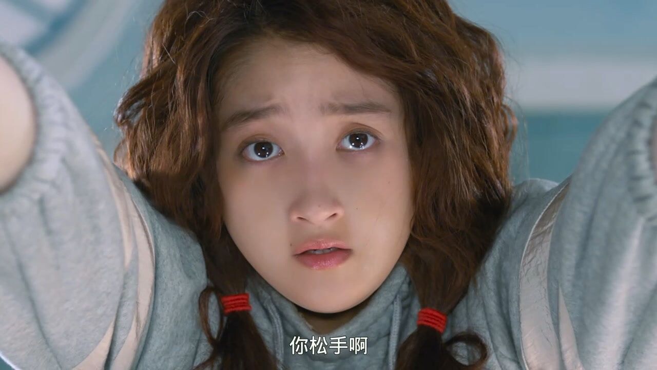 月半爱丽丝胖女孩睡醒后一夜变瘦变美还被偶像和竹马同时追求