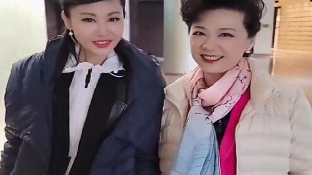 王馥荔71岁容颜不输55岁的于文华,当年老公为了他不要自己前途