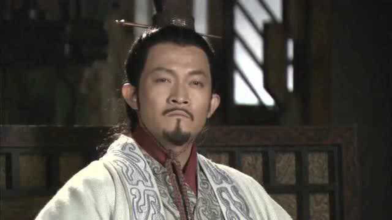 大秦帝国田文令人端上来一条鱼结果将鱼肚剖开后竟看见了一把剑