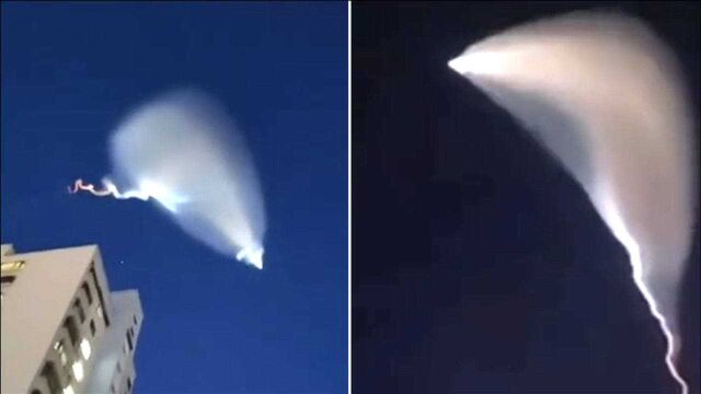 新疆夜空现罕见火箭云 专家:火箭尾气被太阳照亮形成