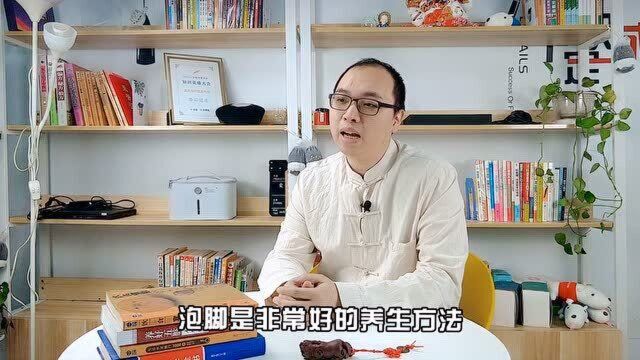 泡脚好处多,糖尿病人能泡脚吗?医生提醒:牢记这3点,放心泡脚