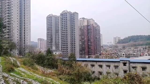 南充:探访蓝光天骄城后山环山跑道,风景无限美