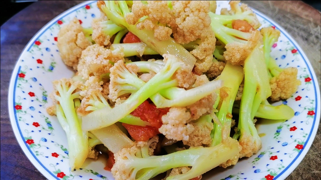 大厨教你做素炒有机菜花好吃有诀窍爽脆可口不油腻