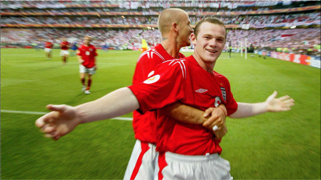 经典2004年欧洲杯鲁尼横空出世19岁的鲁小胖天赋远超同期姆巴佩