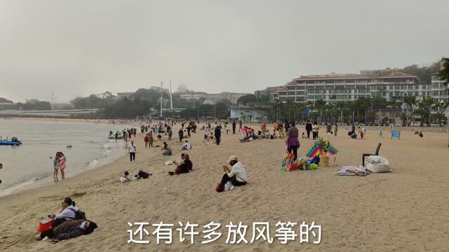 实拍厦门白城沙滩,带大家海边走一走,每天下午都是人山人海?