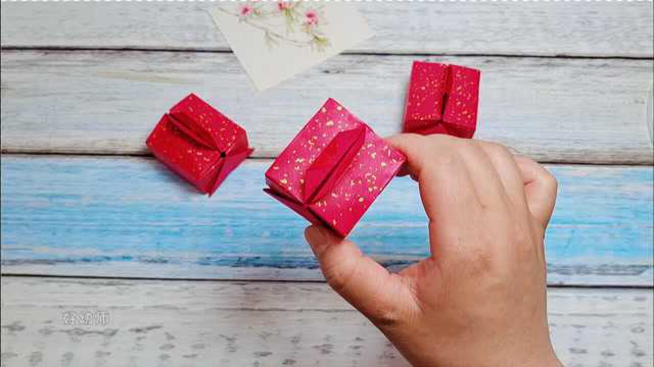 用一张方形彩纸折存钱罐,好看又实用哟_腾讯视频