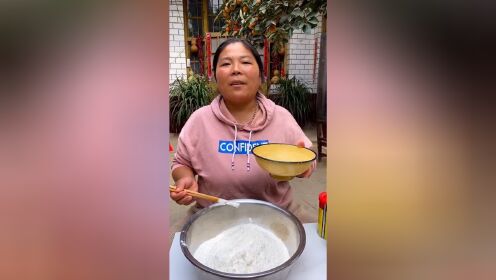 今天给大家分享一道濮阳有名的小吃《壮馍》，咱娘家人有时间可以做一下！
