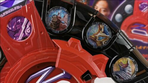 黑暗泽塔升华器怪兽雷丘巴斯哥尔赞奥特勋章玩具介绍