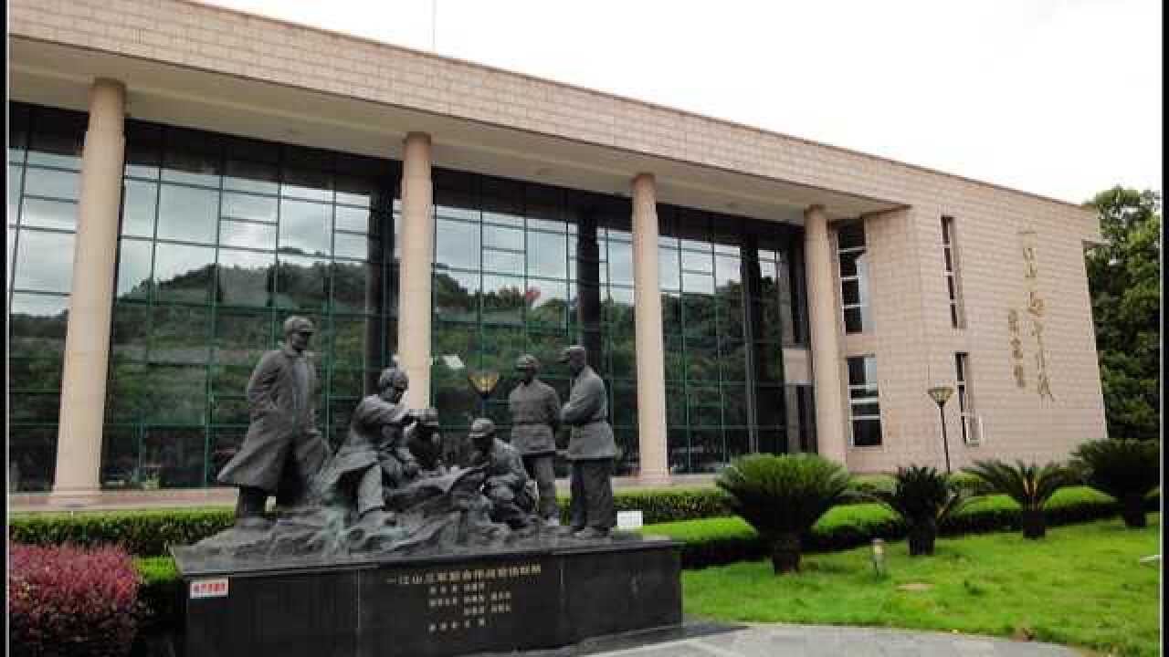 解放一江山岛烈士陵园以爱国主义教育为主题,以史实资料,模拟沙盘