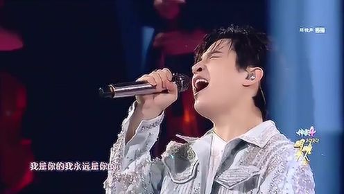 不愧是音乐才子，刘宪华唱跳引燃全场，台下粉丝控制不住疯狂了！
