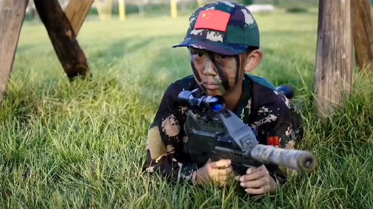 军事化魔鬼训练营让孩子变得自律感恩