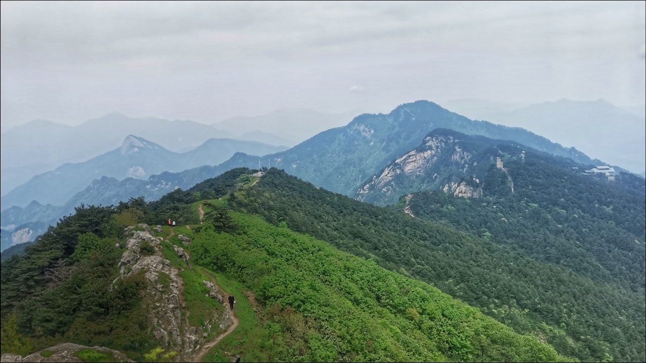 騎遊大別山3:登臨大別山主峰,看天堂寨密林飛瀑,一腳踏兩省