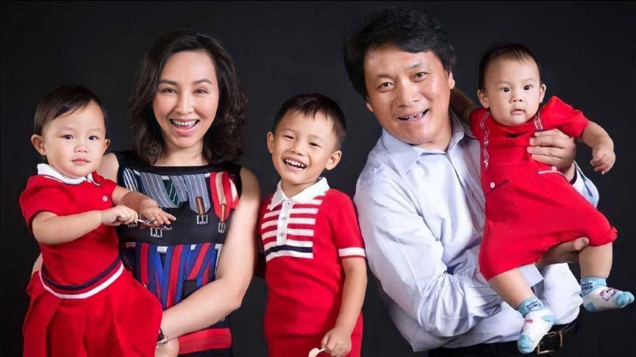 岳丽娜谈三个孩子俩儿子都很宠小女儿满脸骄傲没有人教他们