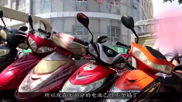 为什么电动车刚充满电,一加速就掉两格电?修理工无意说出真相