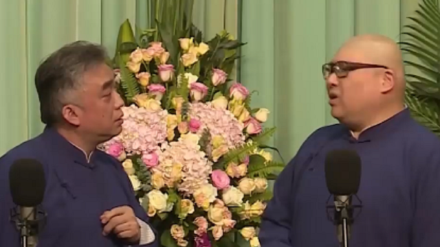 相声《"奇妙"夜》片段,许健台上做鬼脸,搭档:你是要显行?