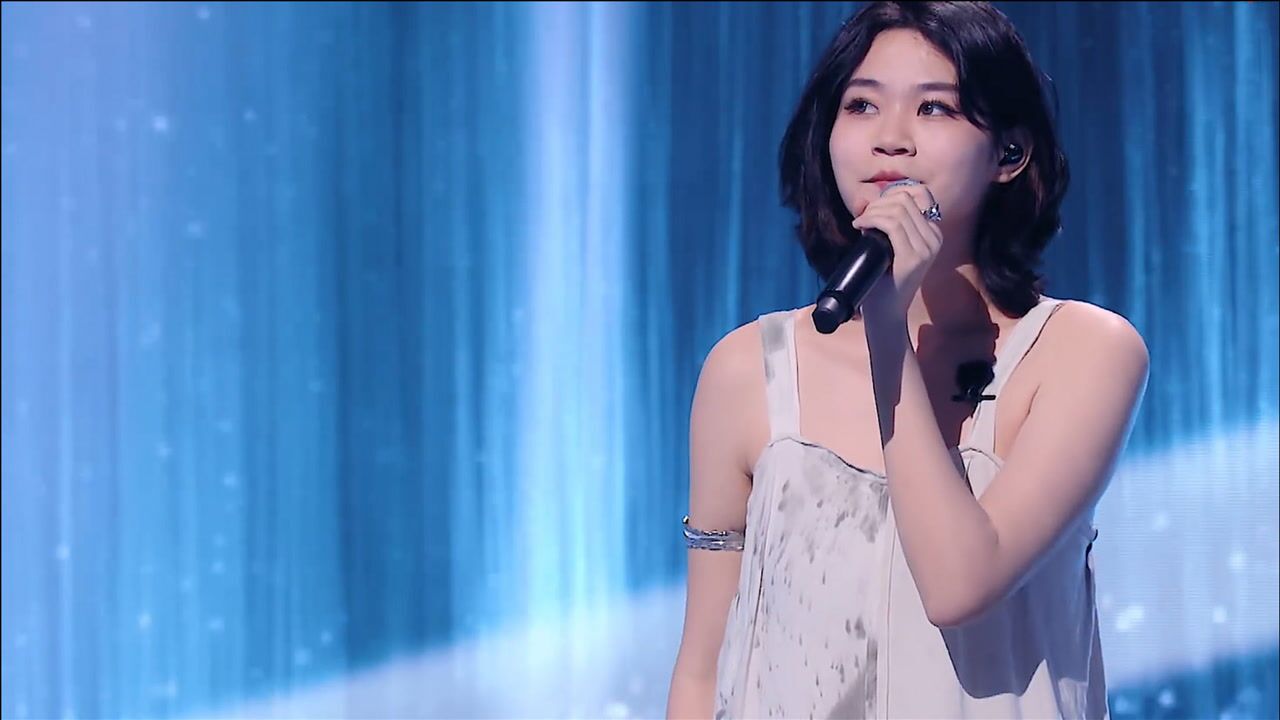《若把你》曲调悠扬悦灵动,刘瑾睿自信稳定的发挥更是锦上添花_高清1080P在线观看平台_腾讯视频