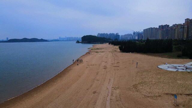 广西防城港港口阳光海岸对面沙滩