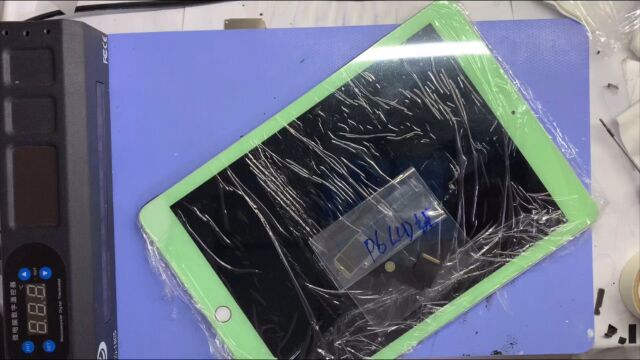 ipadAir2自己换电池导致屏幕不显示维修