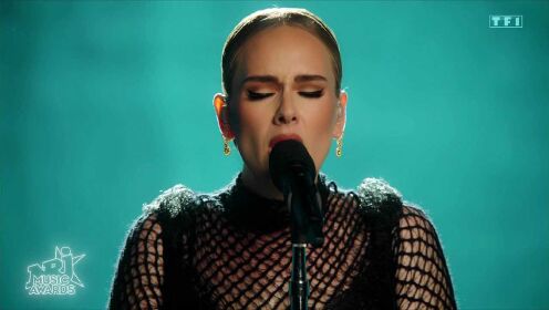 Adele最新NRJ颁奖典礼表演新单《Easy On Me》( Live @ NRJ Music Awards 2021 )