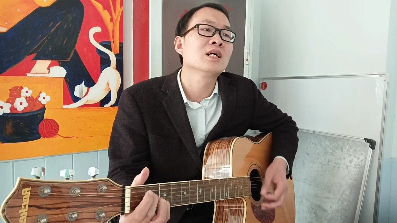 一首非常好听的小柯老师写作并演唱的《北京秋天的黄昏》很治愈哦