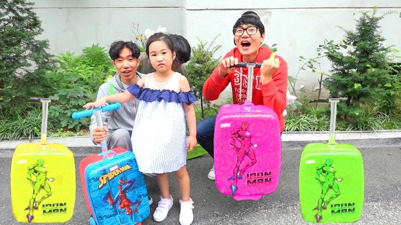 宝蓝上学第一天就要迟到了,幸好有这款行李箱滑板,太幸运了!