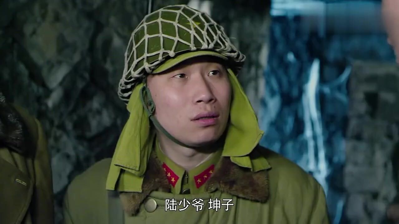 战地枪王:英豪带着坤子找到了喜贵,两人决定说服兄弟们起义