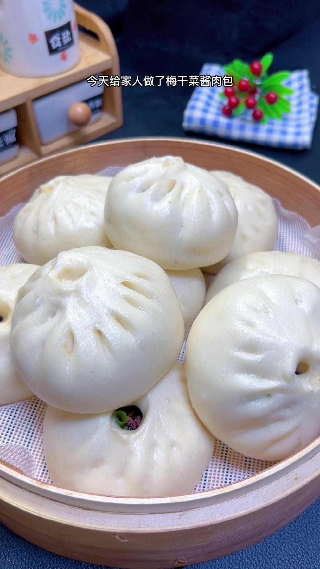 梅干菜酱肉包真的好好吃,这大包子一次吃三个!