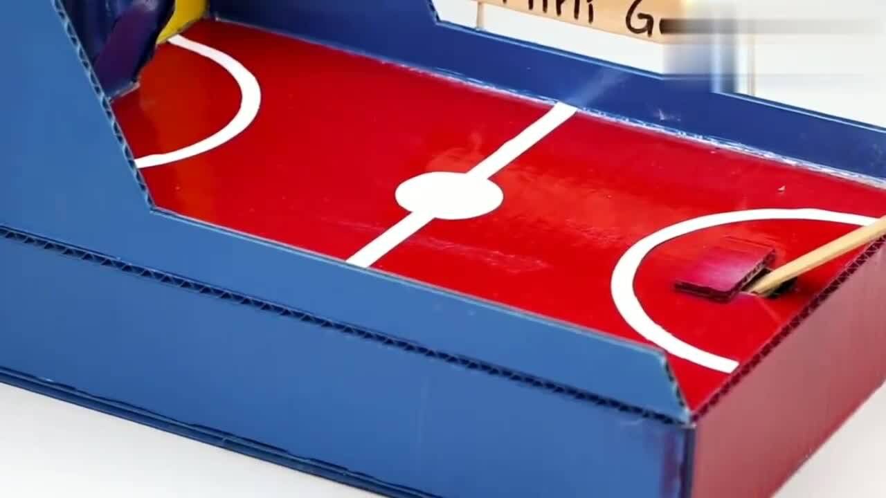 diy创意:牛人用纸板自制一台硬币投篮机