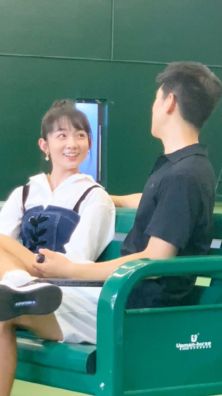 《爱情而已》片场花絮蒋焦焦梁桃网球场撒狗粮陈哲疯狂羡慕_高清1080P在线观看平台_腾讯视频