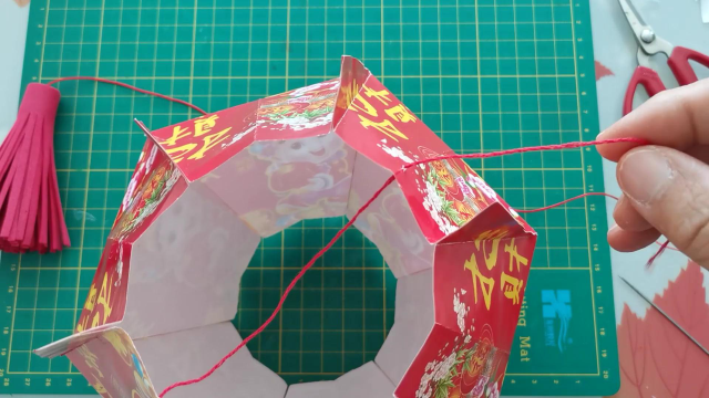 用红包做一个喜庆的节日灯笼吧!#废物利用##创意手工