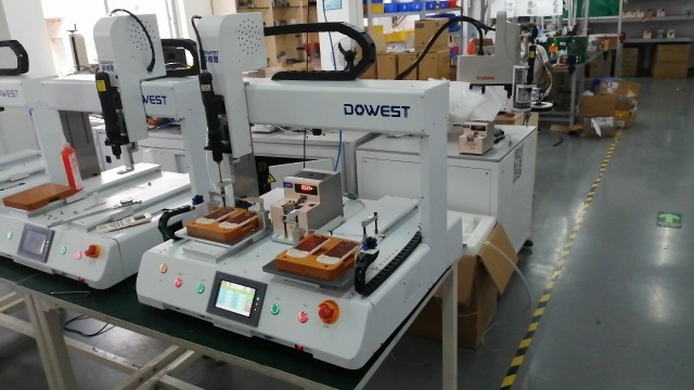 台州坚丰桌面式全自动锁拧打螺丝机厂家