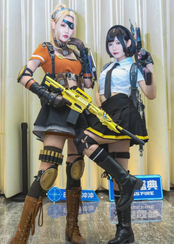 火线盛典线下观赛进行中,快来看看小姐姐们cos的零和葵吧