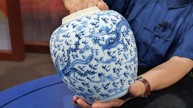 21清雍正青花龙凤纹沙口罐