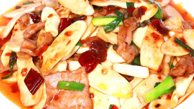 难怪饭店的"高笋炒肉"好吃,3分钟学会技巧,高笋脆嫩肉片嫩滑