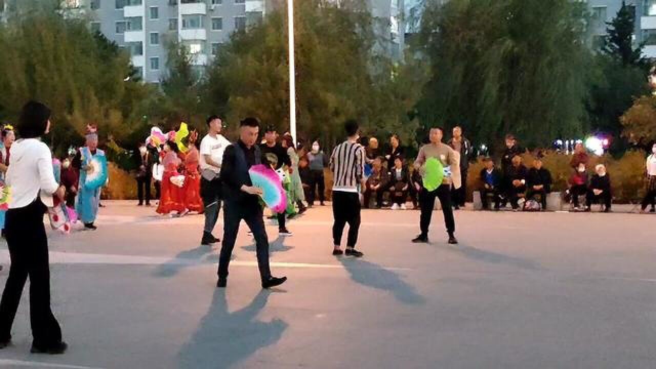 鹏家军秧歌队秧歌扭得又美又浪,为松原人民带来无尽的欢乐#舞动青春活力#舞出美丽舞出健康#老年生活欢乐多_高清1080P在线观看平台_腾讯视频