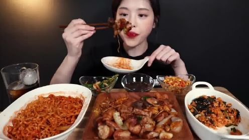 【韩国Boki】姐姐带你吃爆辣的火鸡面，人生无常，大肠包小肠