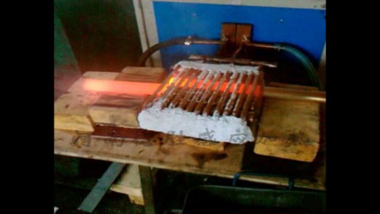 黄铜锻造炉铜棒高频加热锻造炉紫铜棒整体红冲锻打设备黄铜棒中频加热锻造设备【德胜】_高清1080P在线观看平台_腾讯视频