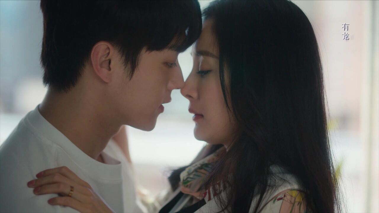 施情华意糖点好多##施情华意厨房吻#秦施@杨幂感受到阳华@许凯sos的 