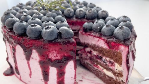 颜值超高的！蓝莓瀑布奶酪巧克力蛋糕～只要一口就会上瘾！