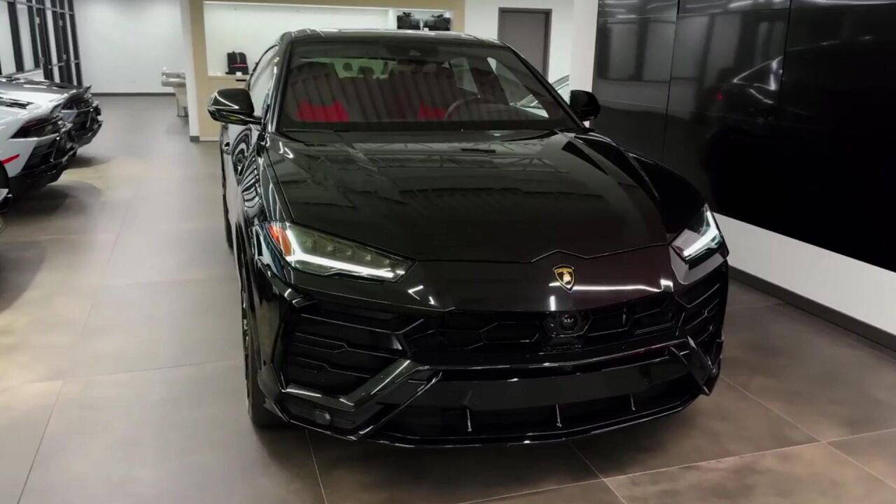 全方位实拍2023款兰博基尼urus-狂野的黑色豪华suv!