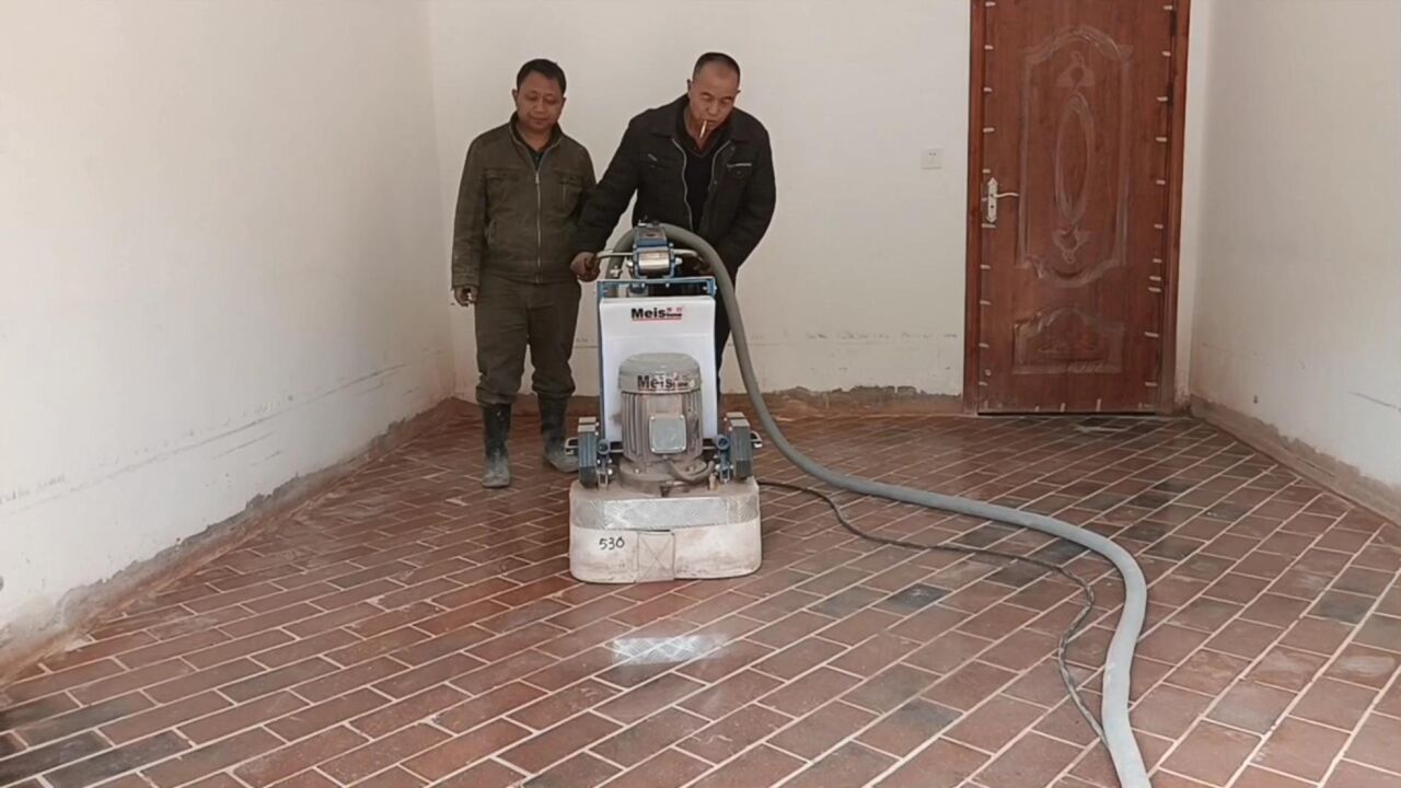 普通红砖地面铺贴与打磨抛光