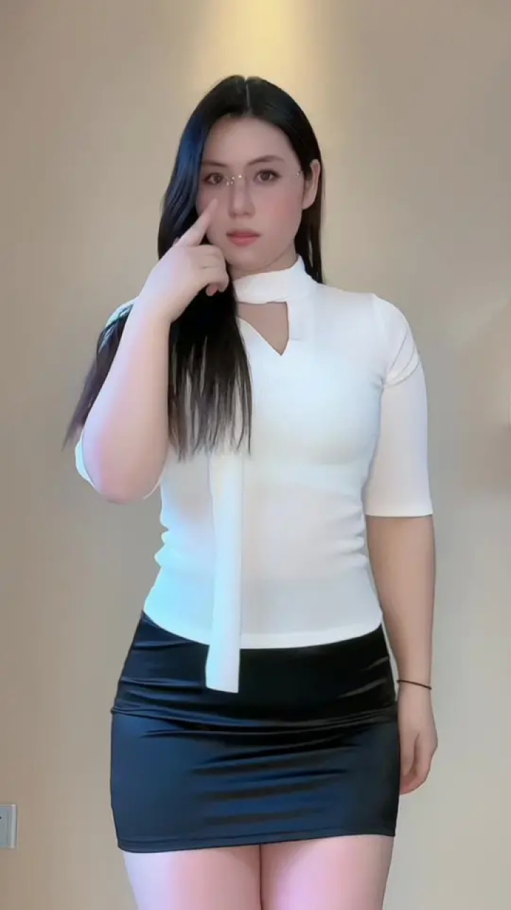 你朋友一定爱看#微胖女生 #有肉感 #肉腿 #浅跳一下