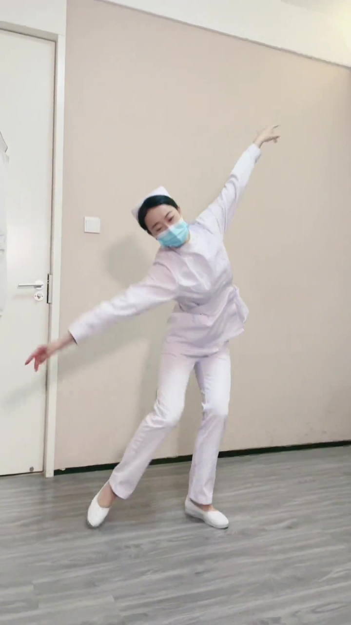 是你的九寨 ?还是我的九寨  护士跳舞