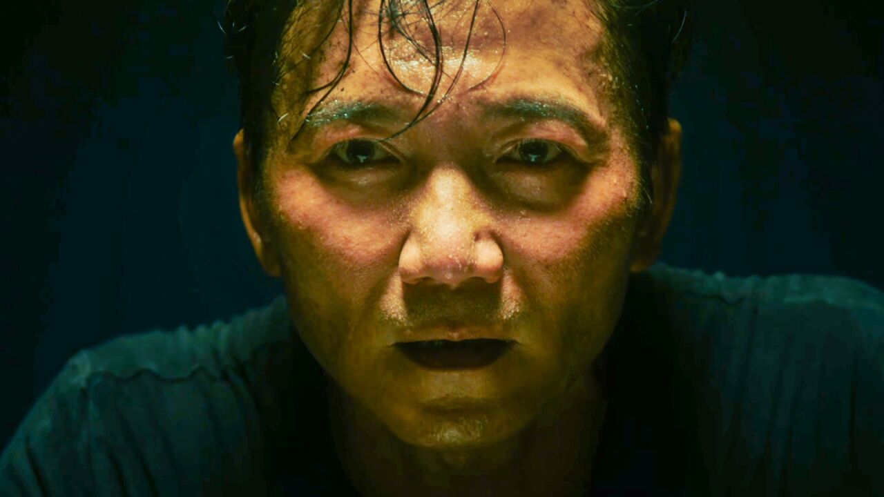 皱兆龙最新动作电影《除恶飞车党》,一如既往的反派,一如既往的狠