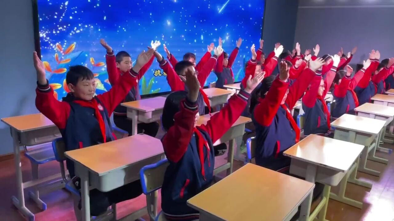 长虹学校举行校园课桌舞大赛