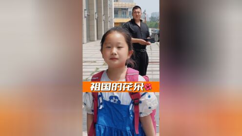 小孩捡到钱包就走，众人投来异样的目光，结果最后大家都纷纷称赞_高清1080P在线观看平台_腾讯视频