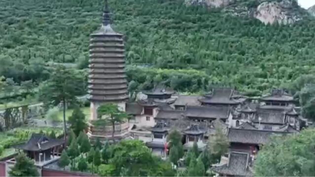 灵丘觉山寺有三大奇观:一塔双龄,塔井同高,玄鸟饶塔,合称为塔井三齐